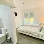 بيت ضيافة Golden Experience 3*