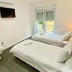 Гостьовий будинок Golden Experience 3*